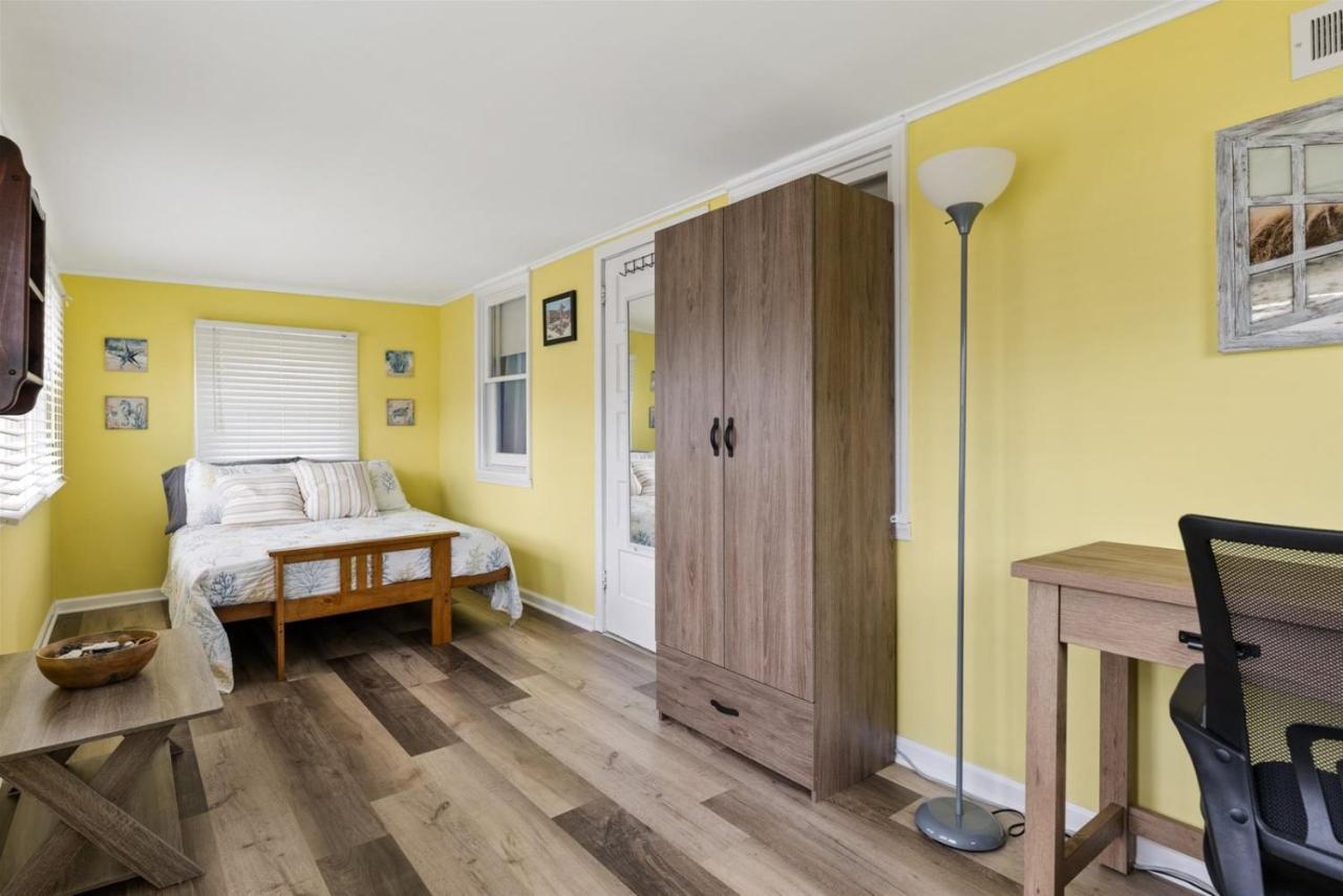 Newly Renovated 4 Bedroom Home Only 2 Blocks From The Beach! Вілдвуд Екстер'єр фото