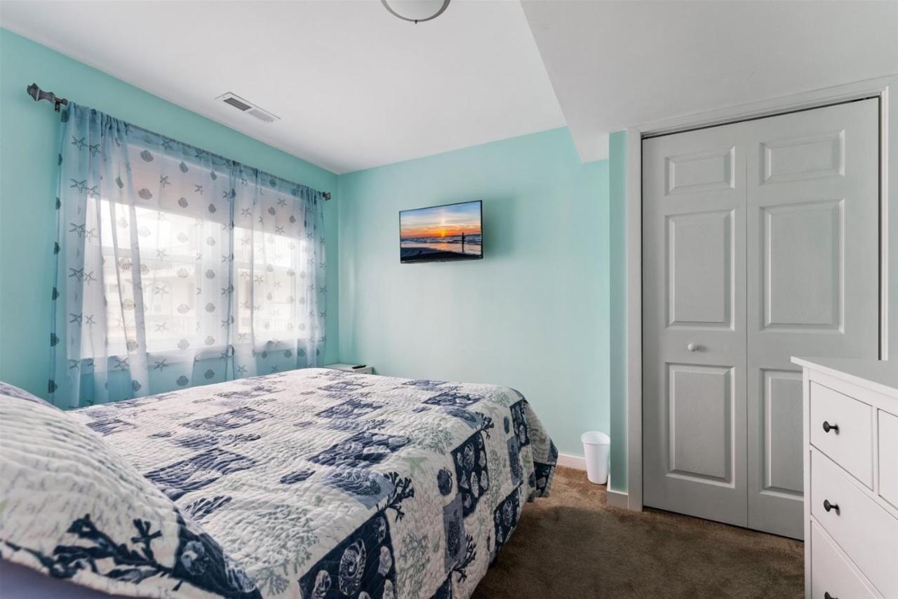 Newly Renovated 4 Bedroom Home Only 2 Blocks From The Beach! Вілдвуд Екстер'єр фото